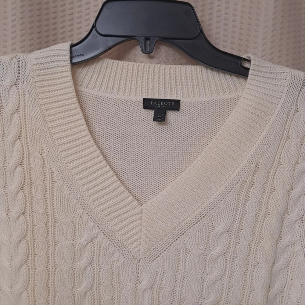 Talbots Cream Colored Lambswool Blend Soft Cable Knit Sweater Cabincore Skandi